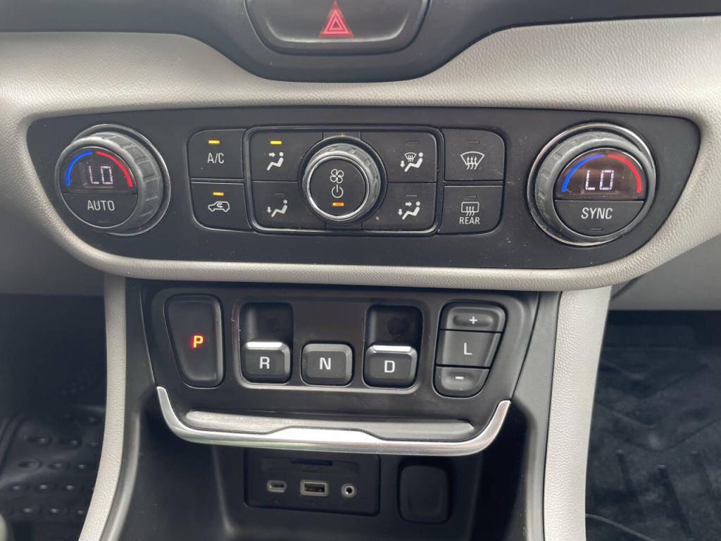 2021 GMC Terrain Image 12