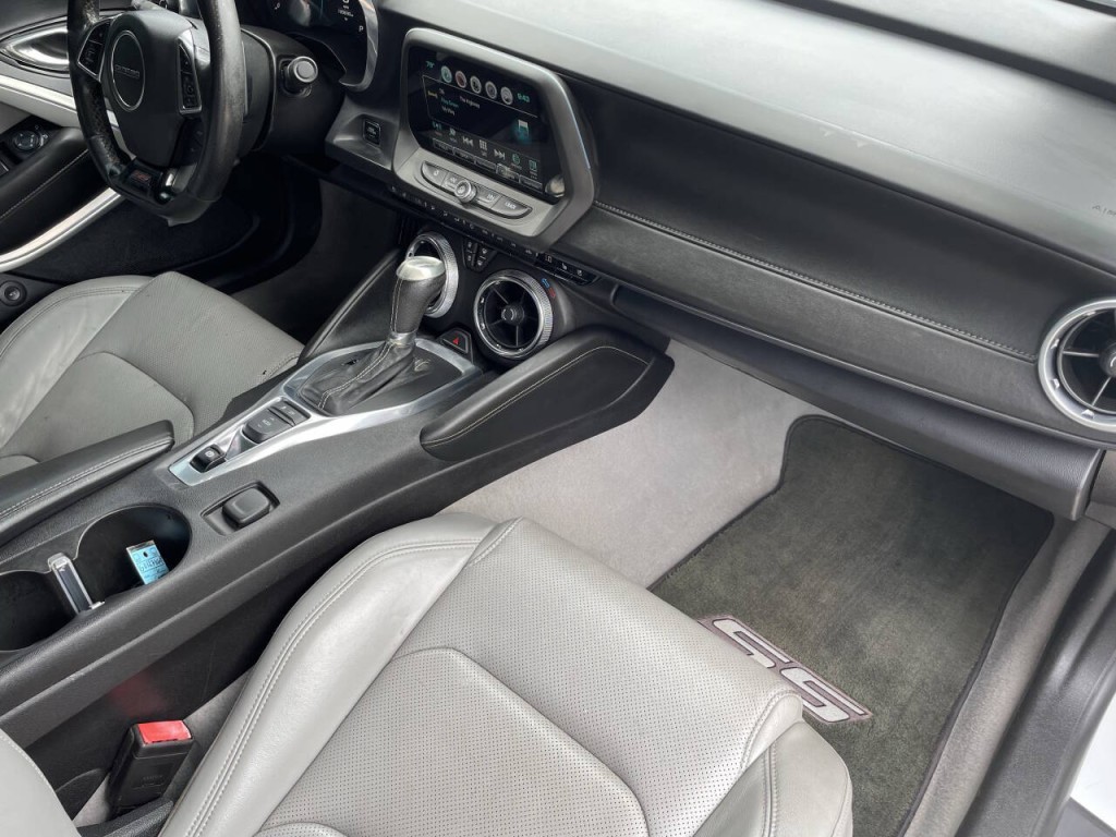 2016 Chevrolet Camaro Image 16