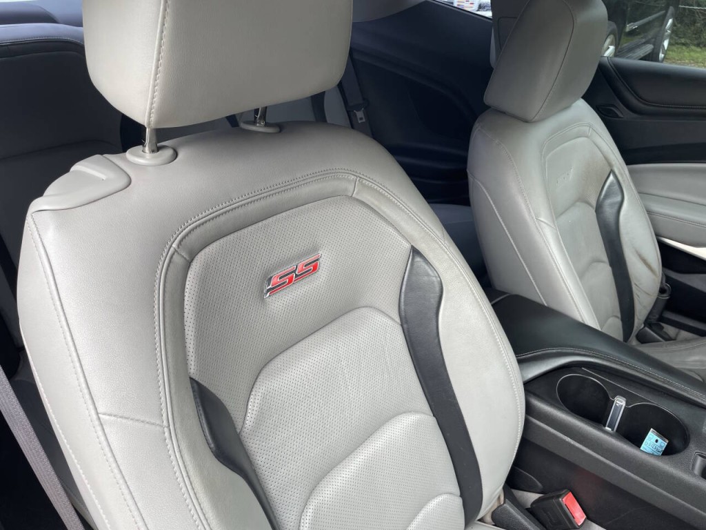 2016 Chevrolet Camaro Image 17