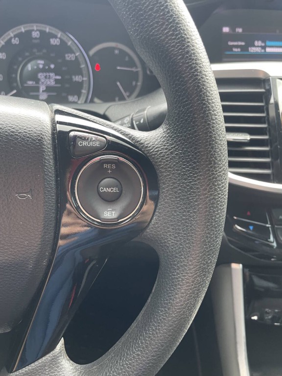2017 Honda Accord Image 8