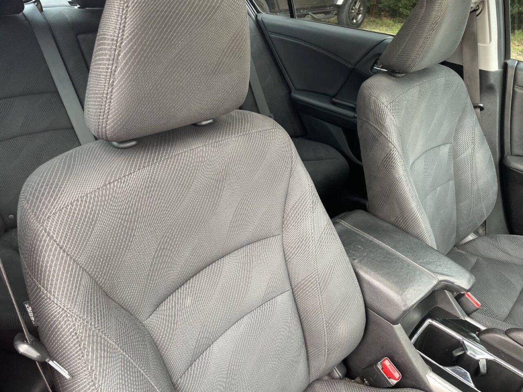 2017 Honda Accord Image 18