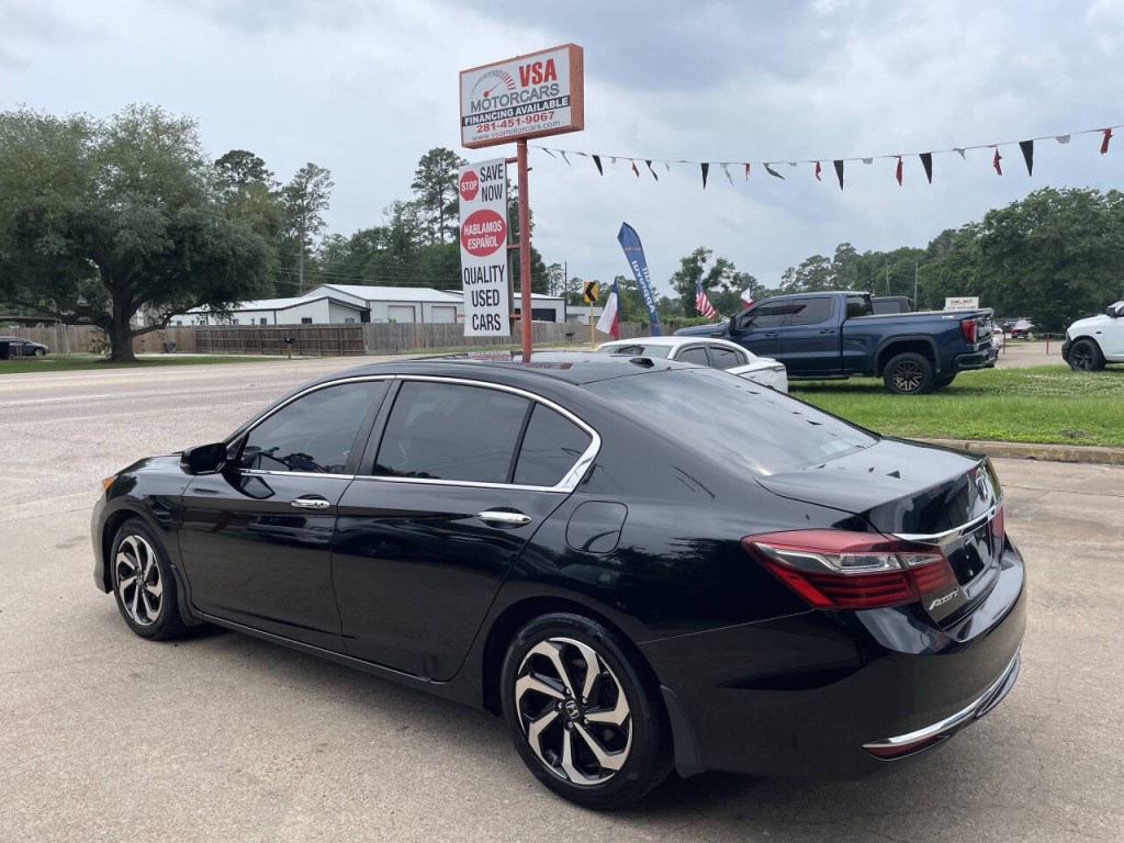 2017 Honda Accord Image 21