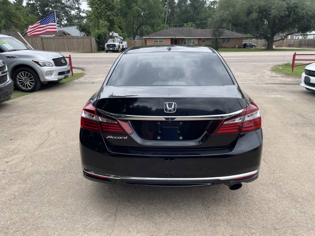2017 Honda Accord Image 22