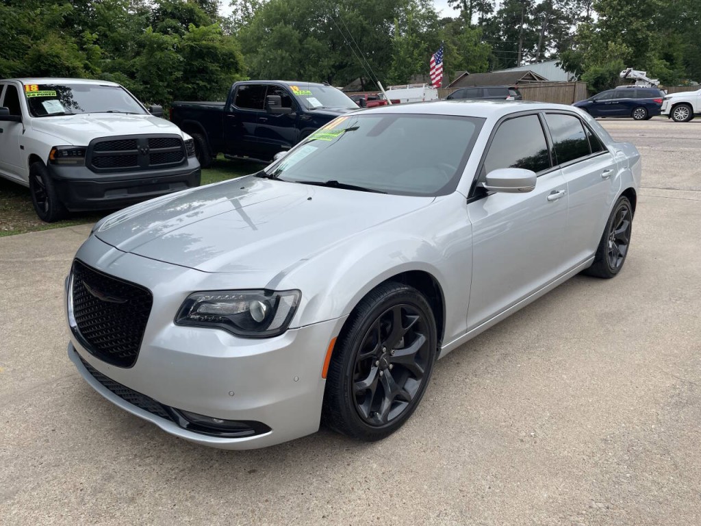 2021 Chrysler 300 Image 3