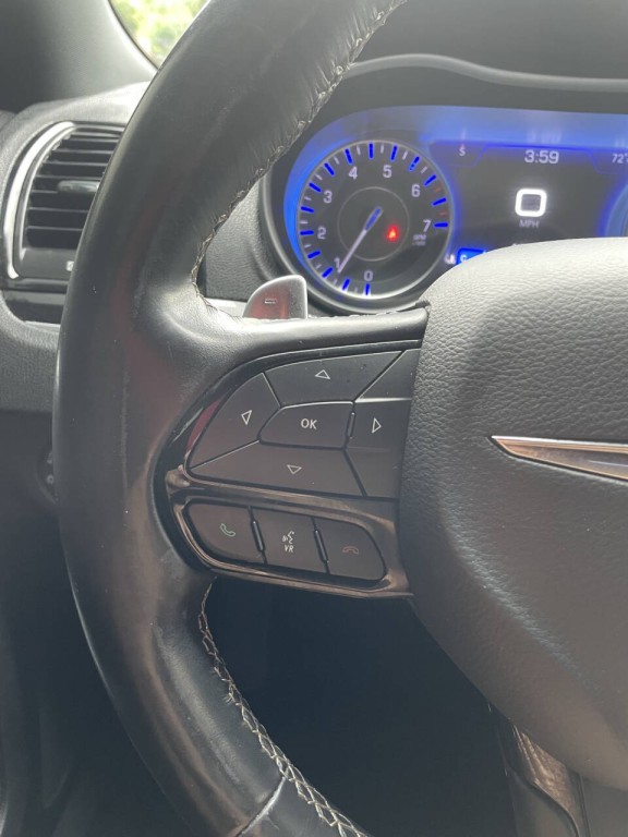 2021 Chrysler 300 Image 6