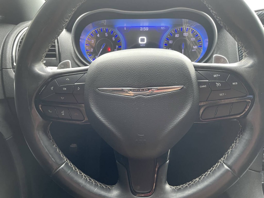 2021 Chrysler 300 Image 7