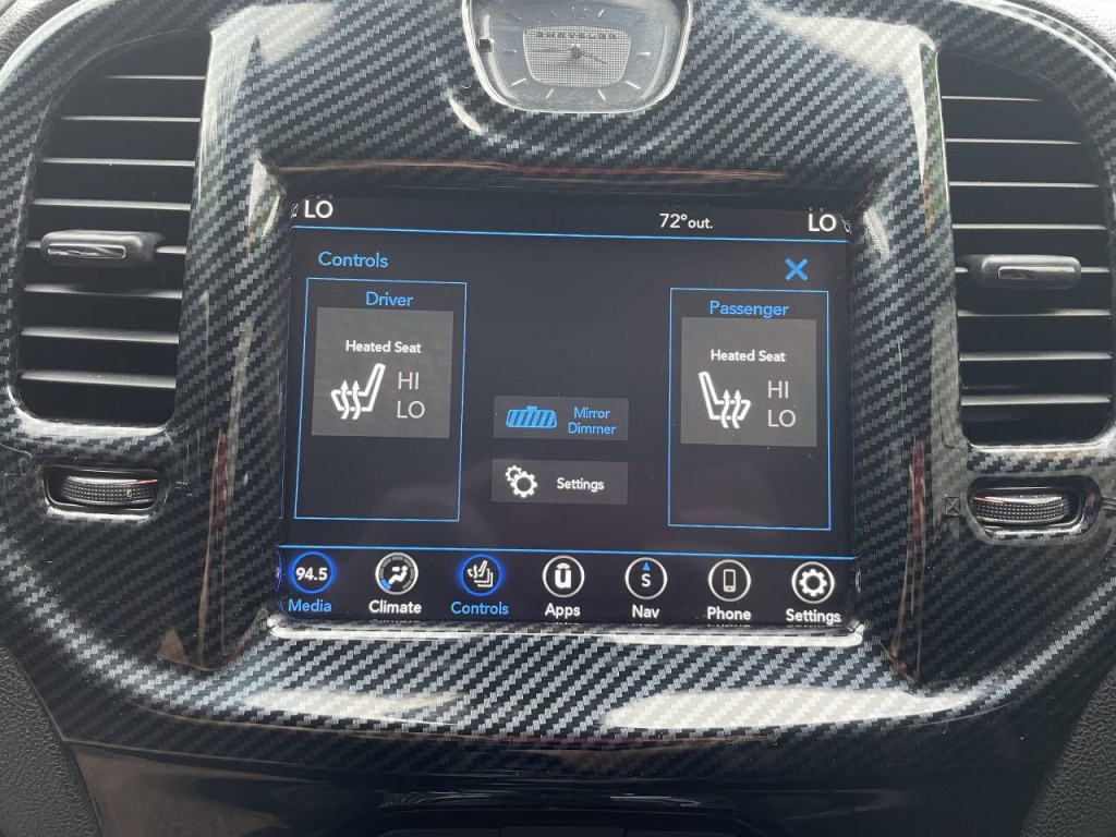 2021 Chrysler 300 Image 12