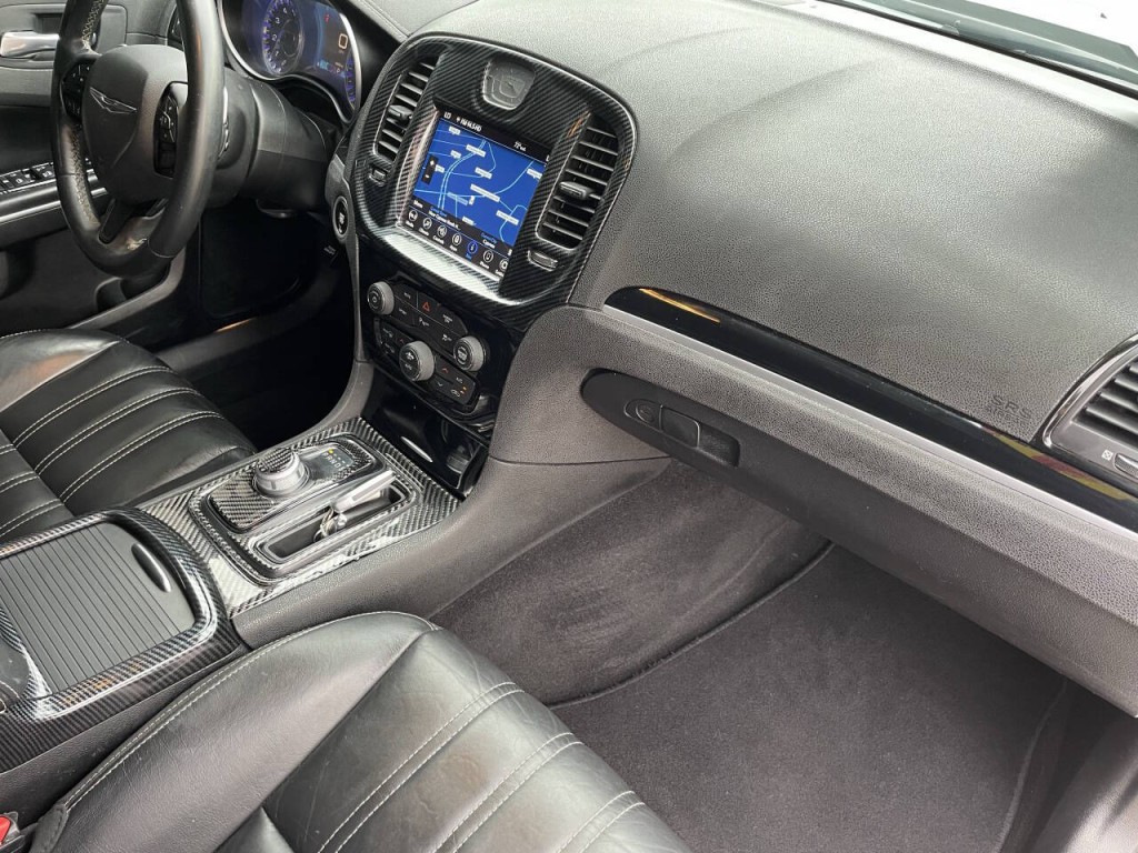 2021 Chrysler 300 Image 18