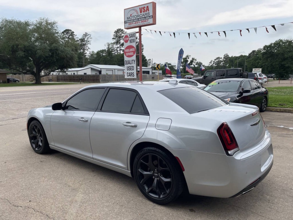 2021 Chrysler 300 Image 21
