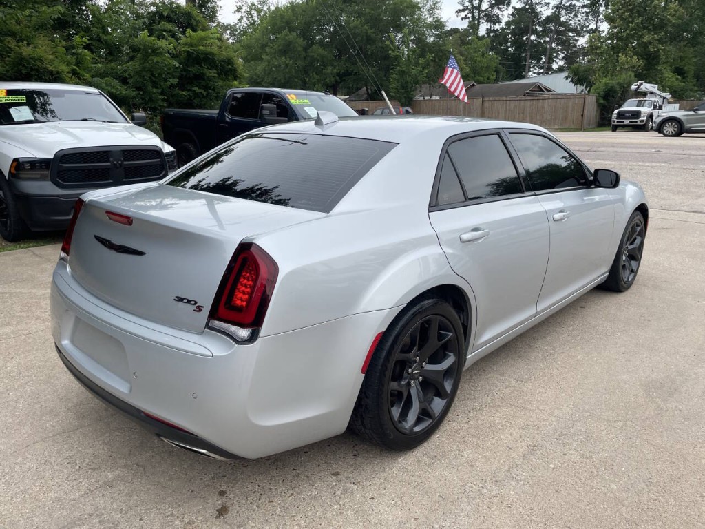 2021 Chrysler 300 Image 23