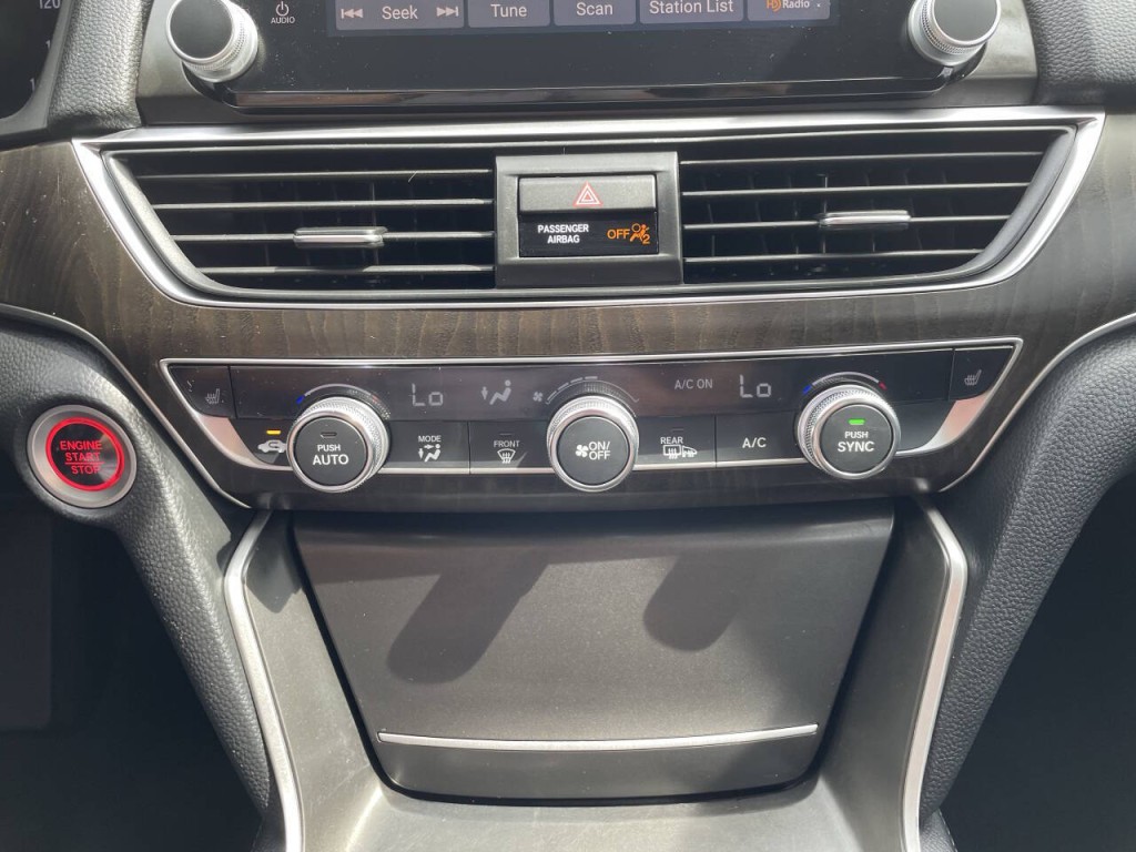 2018 Honda Accord Image 13