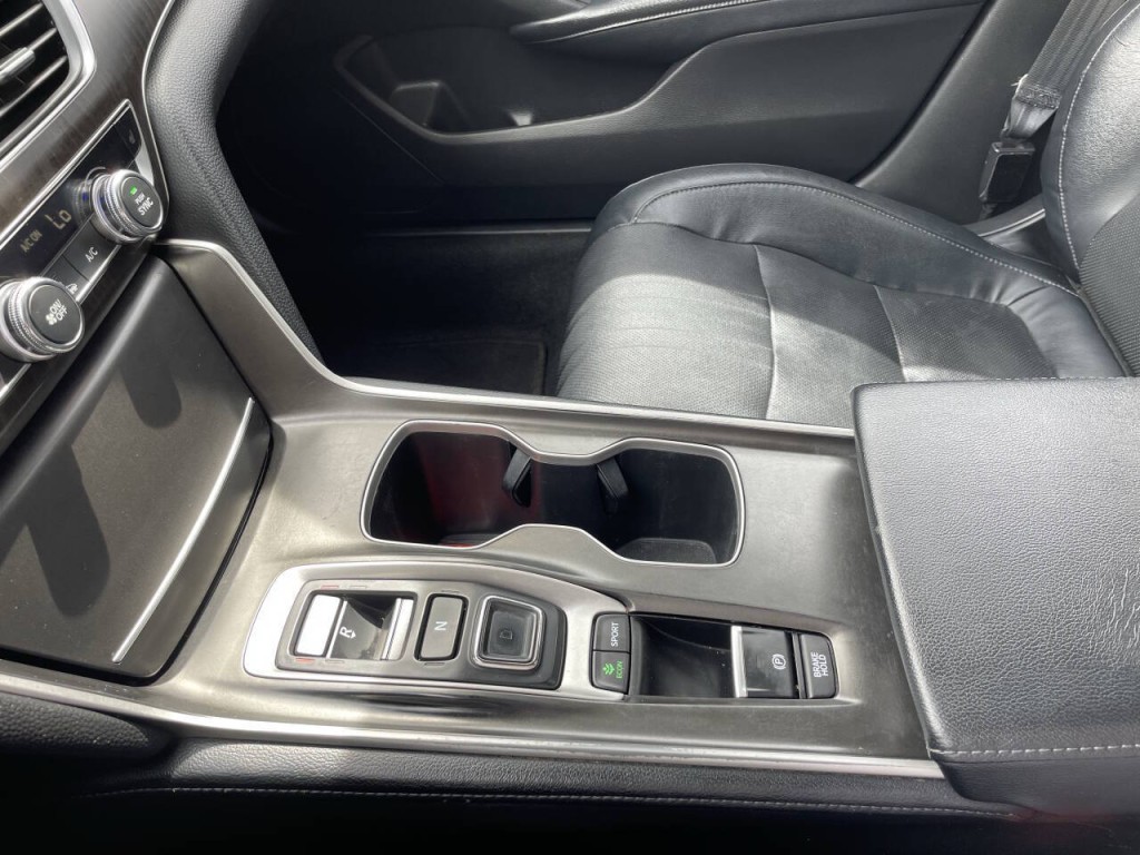 2018 Honda Accord Image 15