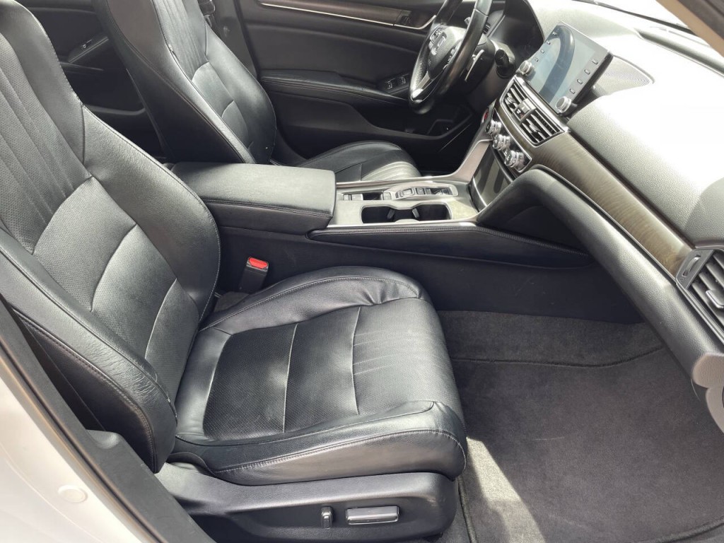 2018 Honda Accord Image 17