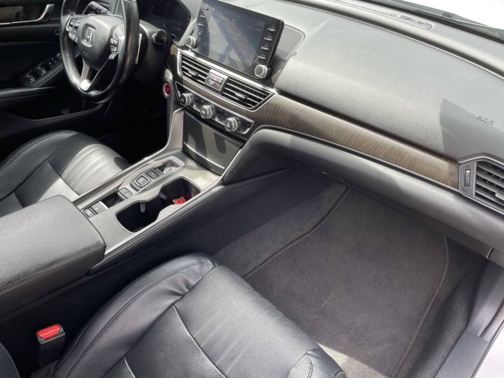 2018 Honda Accord Image 18