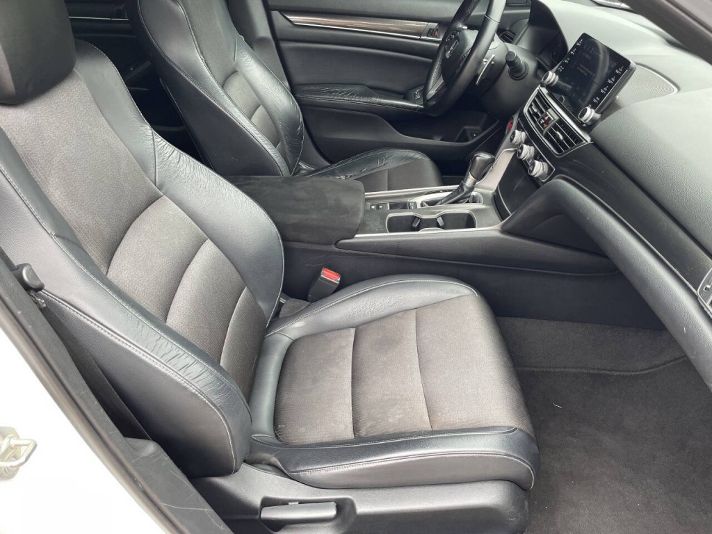 2018 Honda Accord Image 15