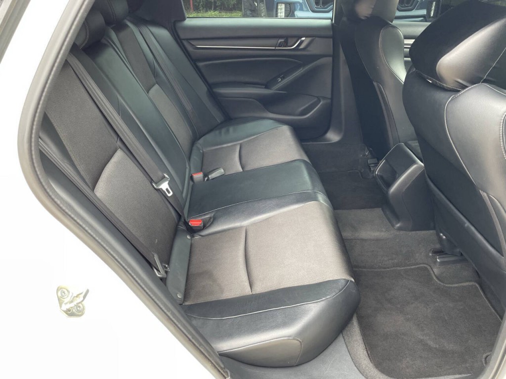 2018 Honda Accord Image 17