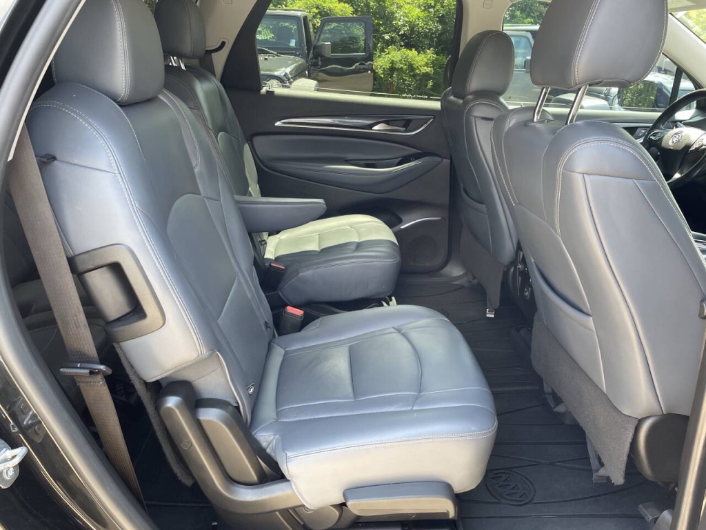 2021 Buick Enclave Image 17