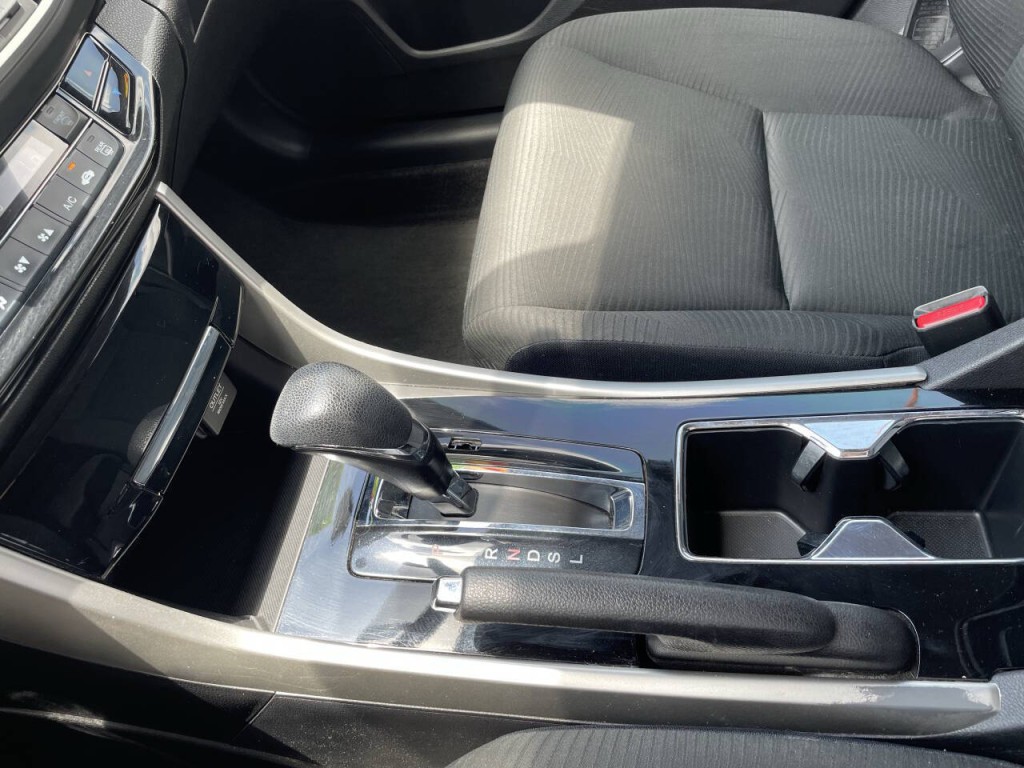 2017 Honda Accord Image 8