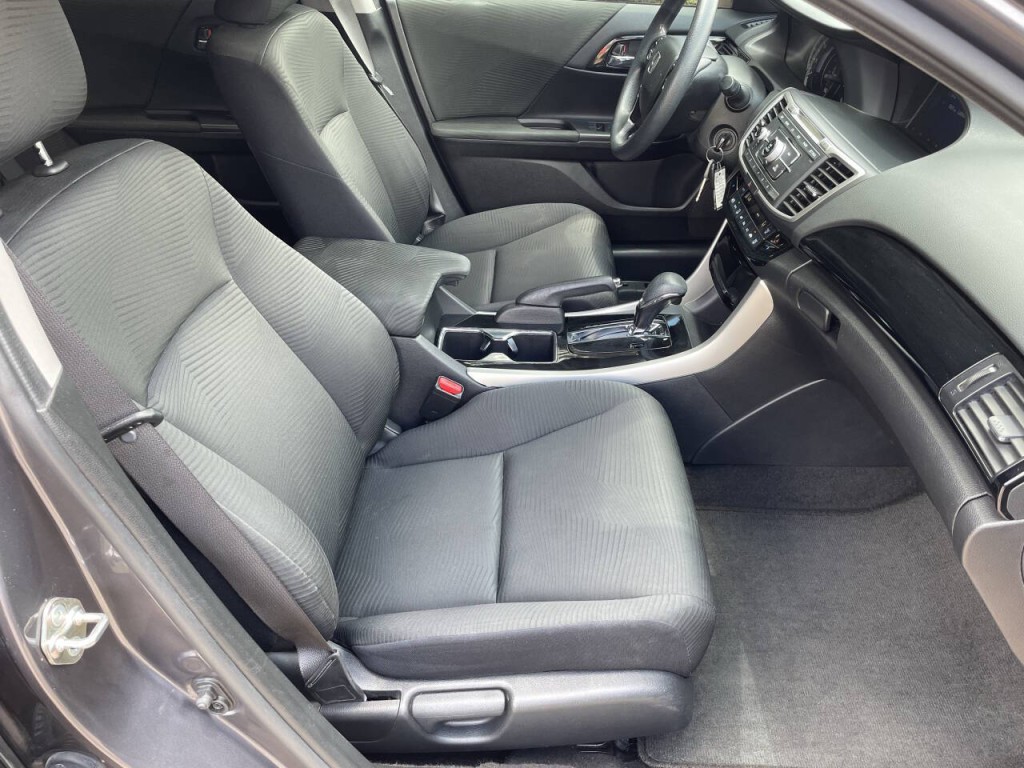2017 Honda Accord Image 9