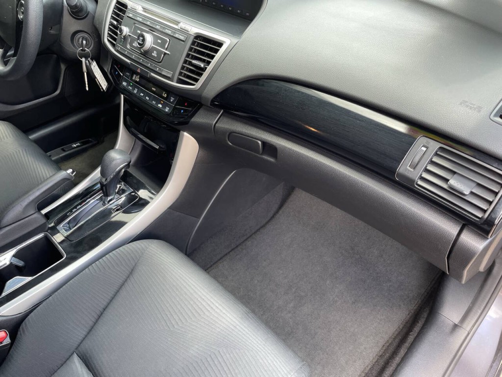 2017 Honda Accord Image 11