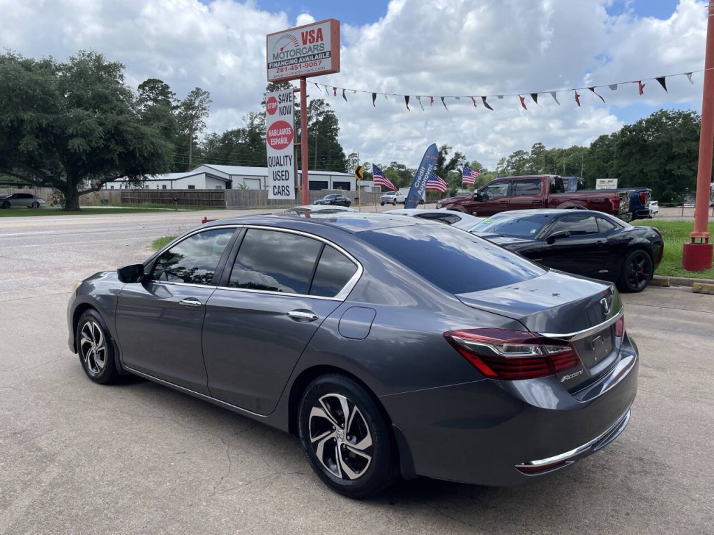 2017 Honda Accord Image 14