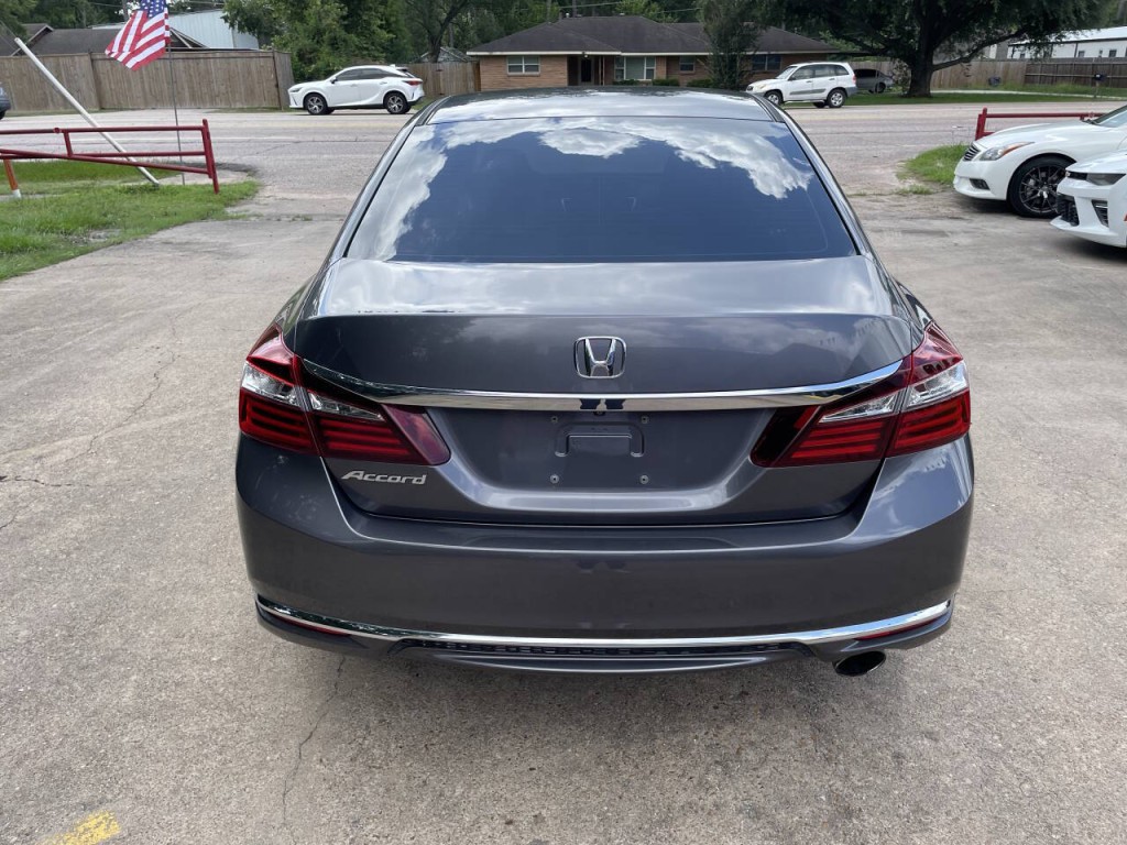 2017 Honda Accord Image 15