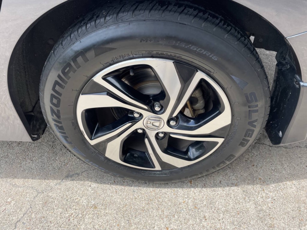 2017 Honda Accord Image 17