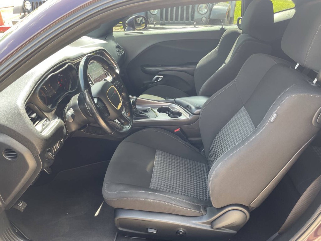 2021 Dodge Challenger Image 5