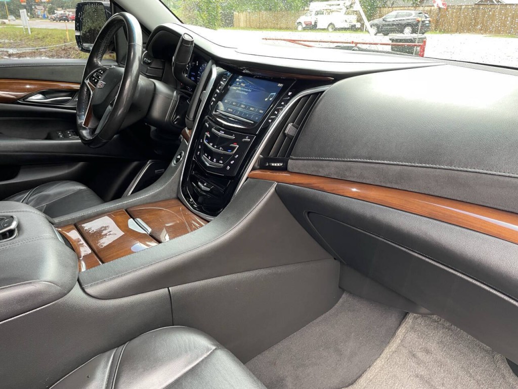 2019 Cadillac Escalade Image 19