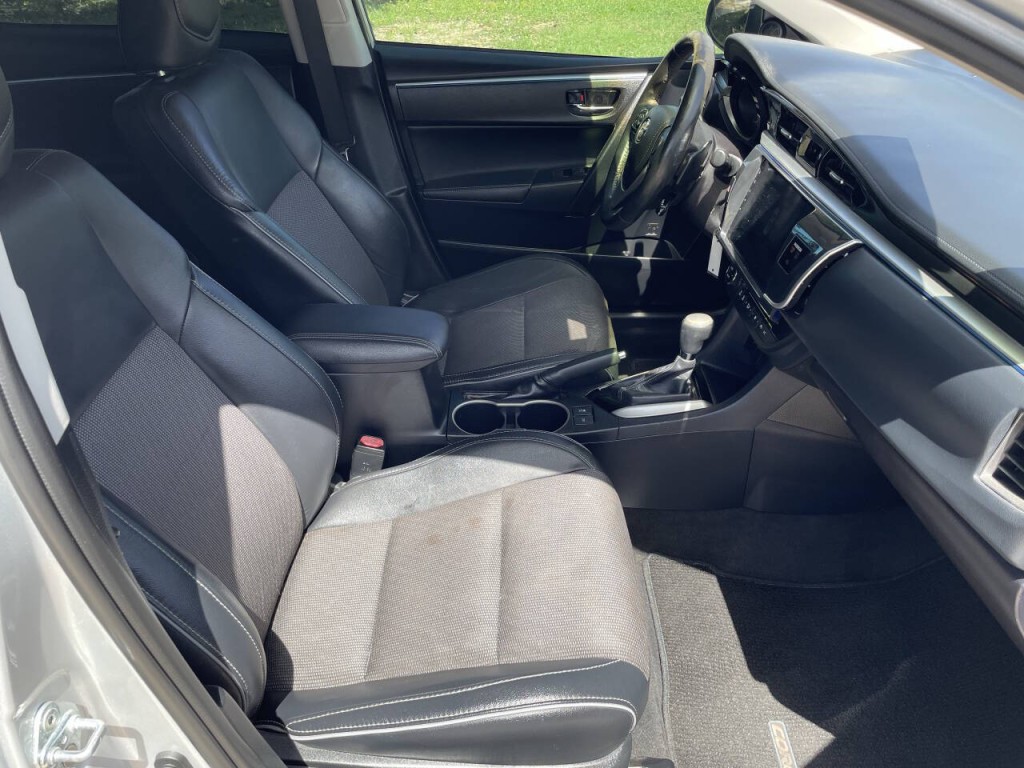 2016 Toyota Corolla Image 13