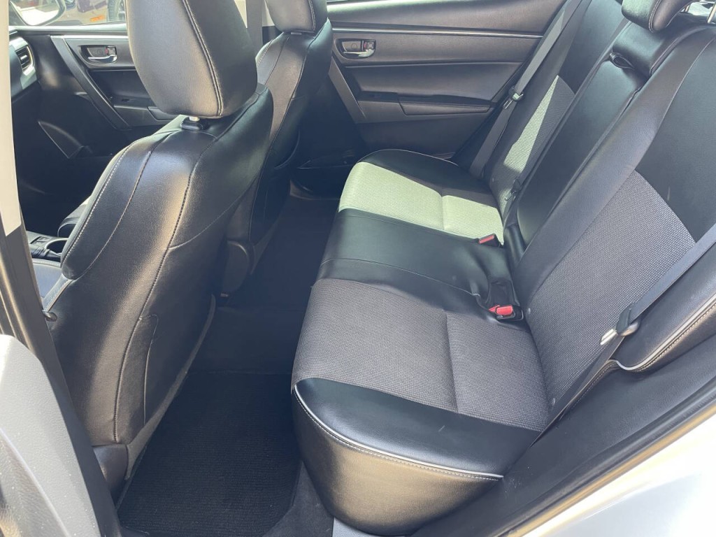 2016 Toyota Corolla Image 16