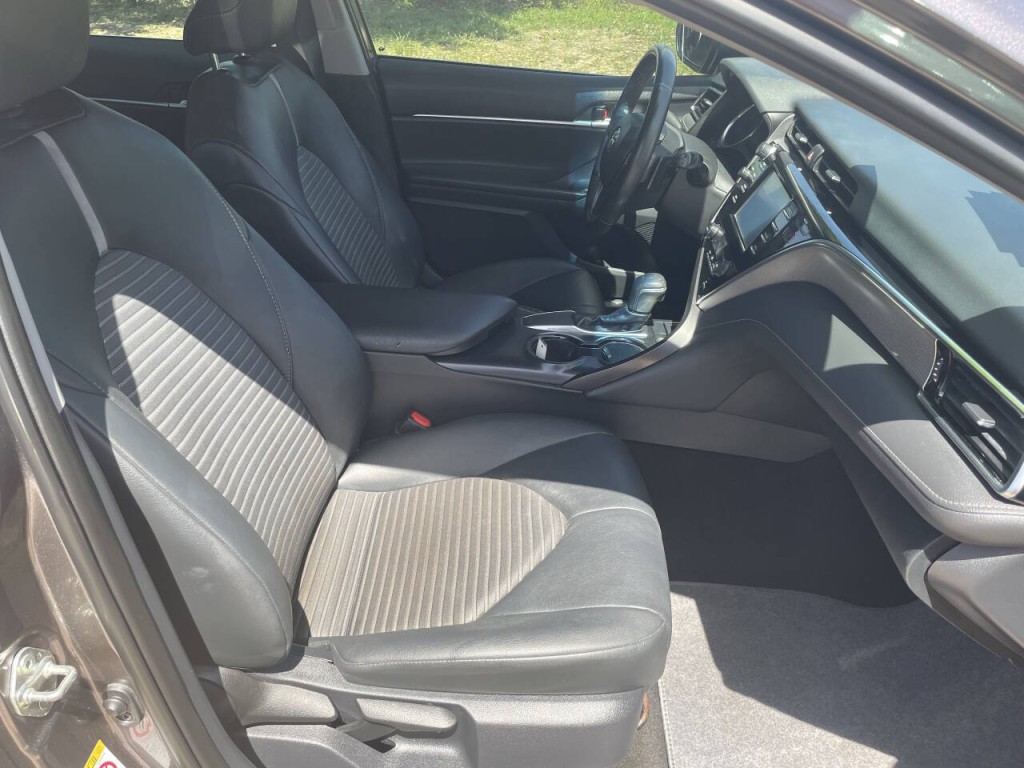 2018 Toyota Camry Image 12