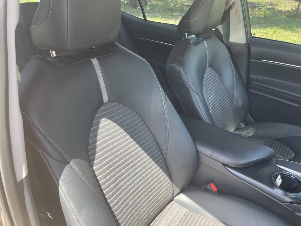 2018 Toyota Camry Image 15