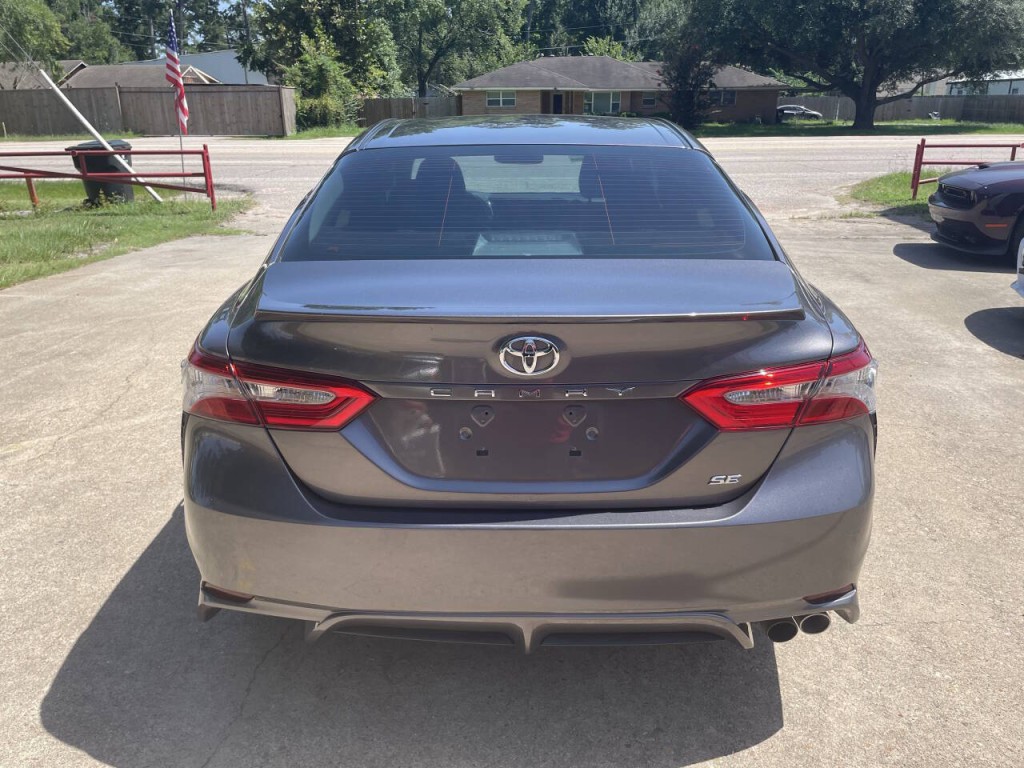 2018 Toyota Camry Image 19