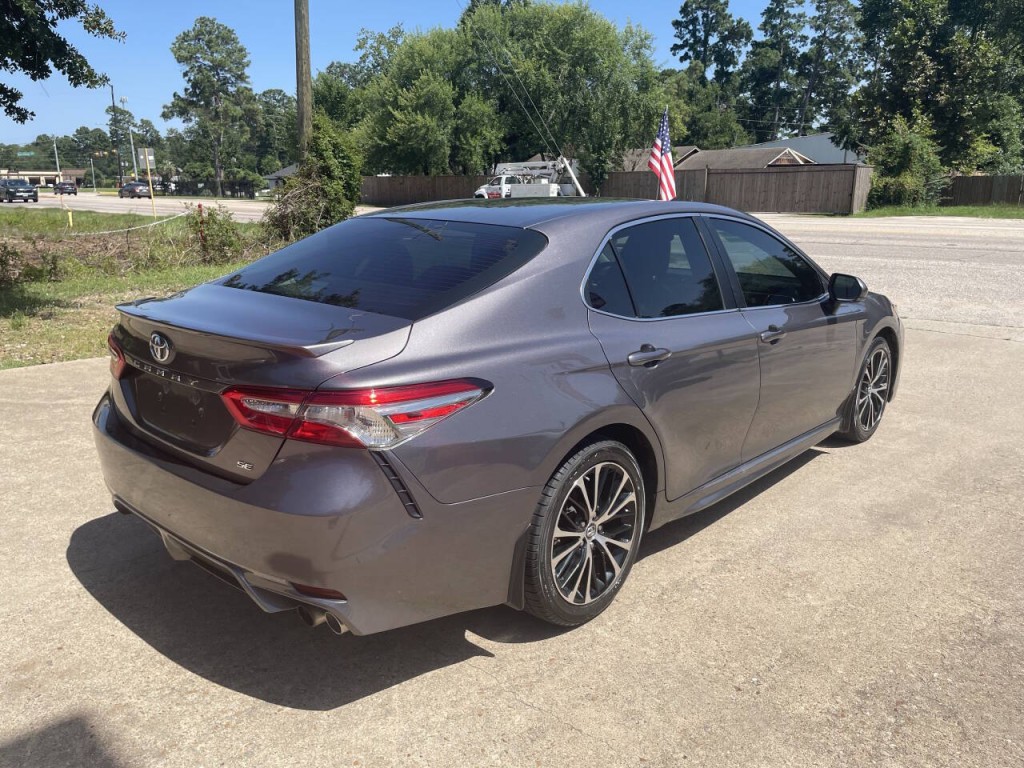 2018 Toyota Camry Image 20