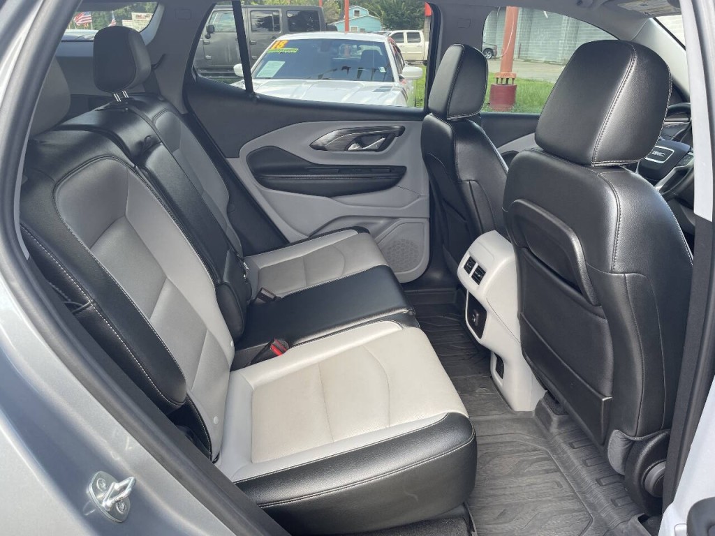 2023 GMC Terrain Image 16