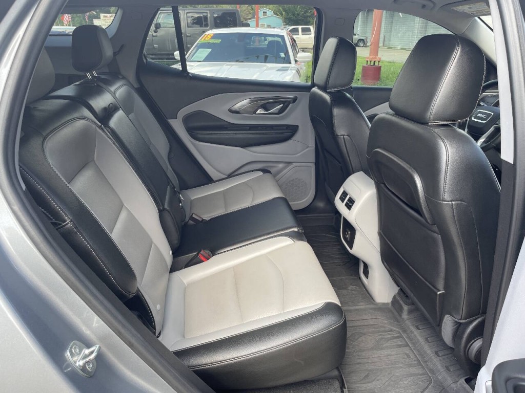 2023 GMC Terrain Image 17