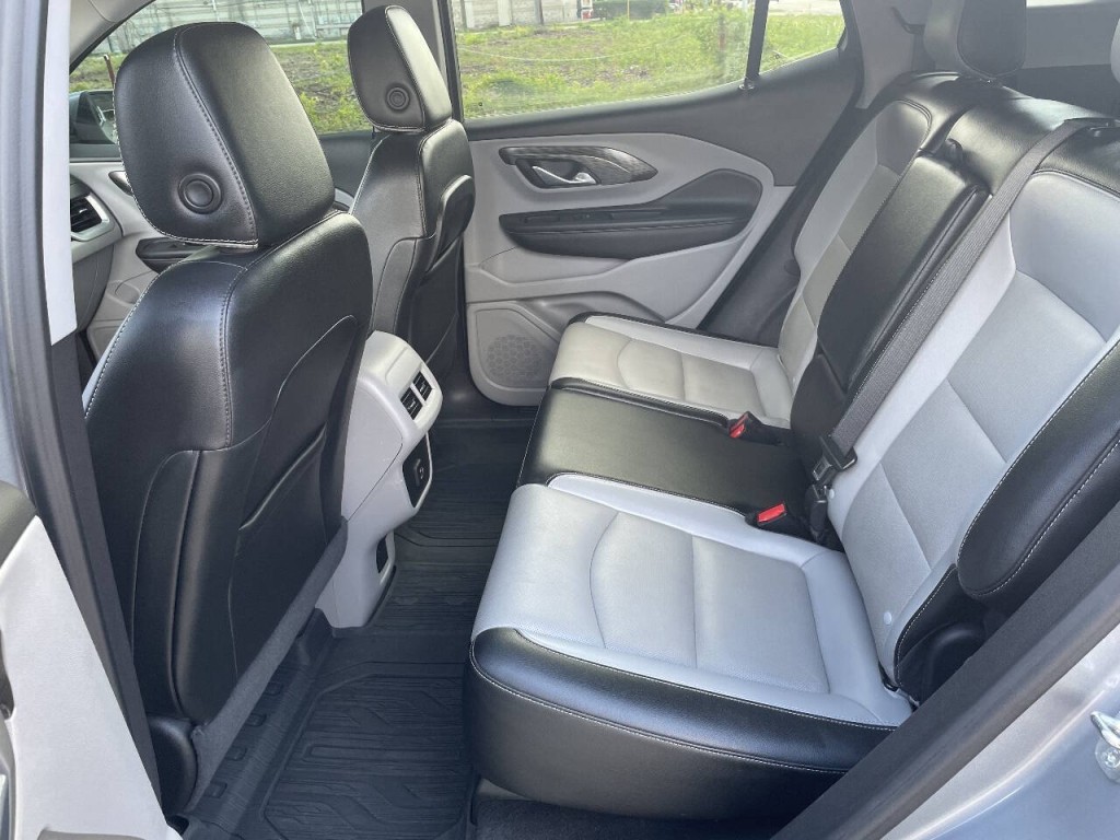 2023 GMC Terrain Image 18