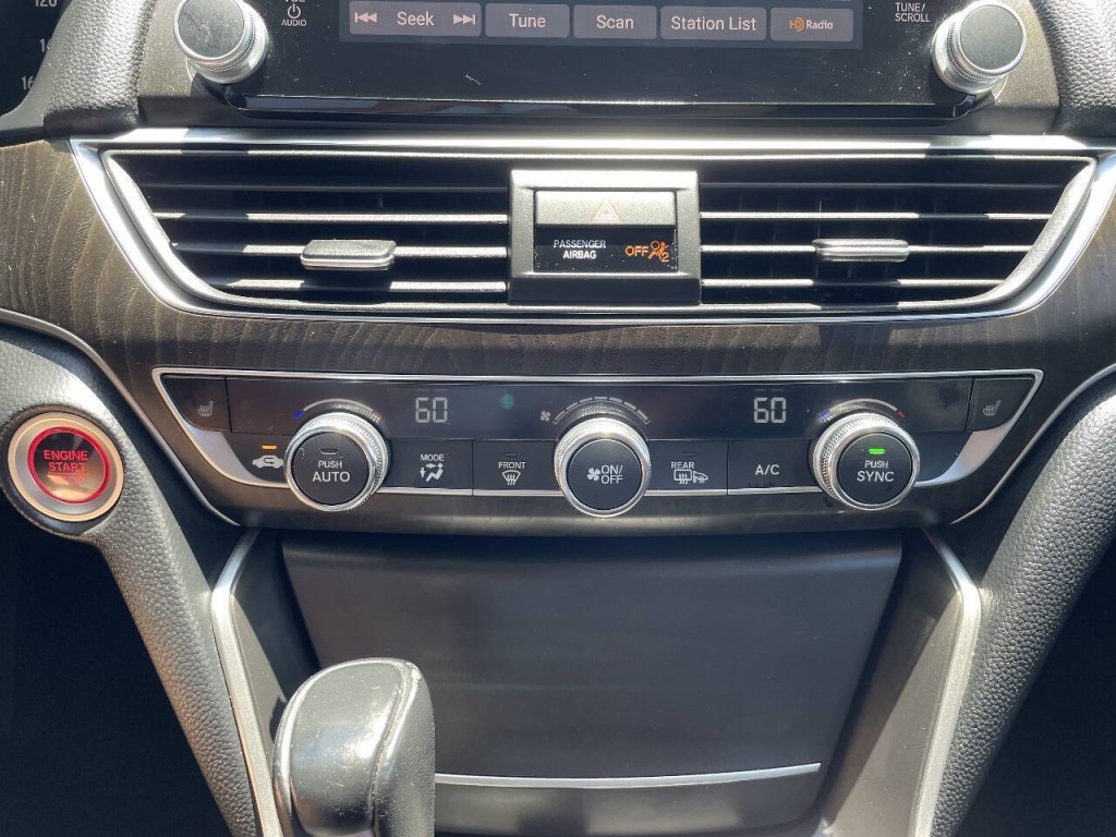 2018 Honda Accord Image 12