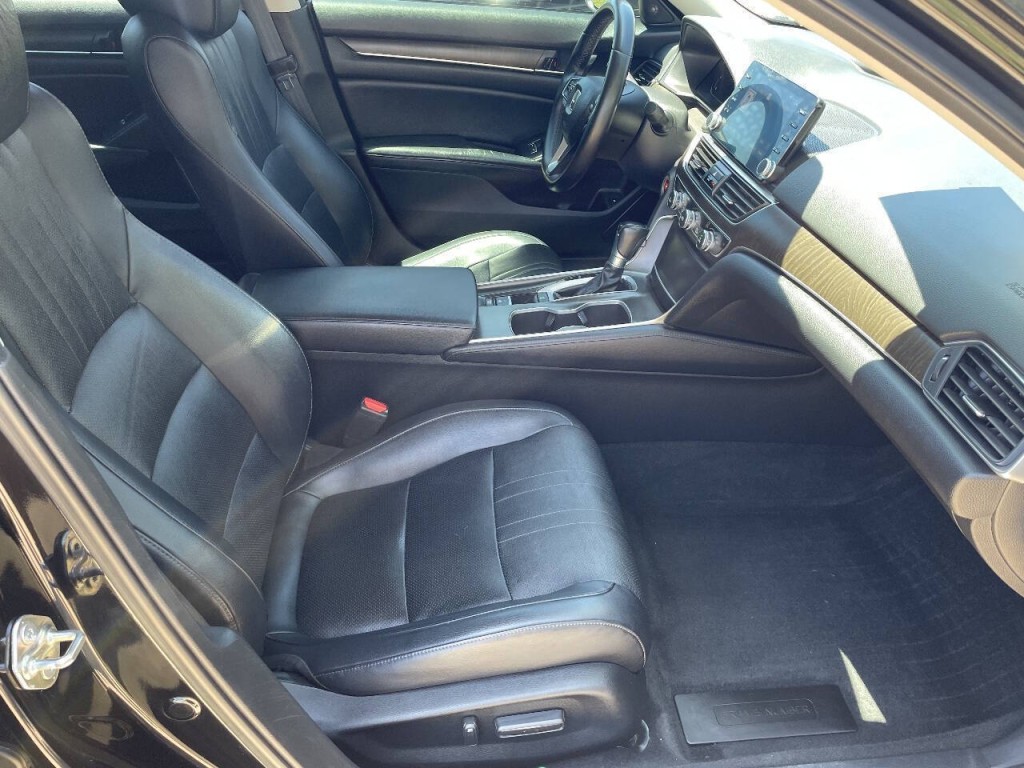 2018 Honda Accord Image 15