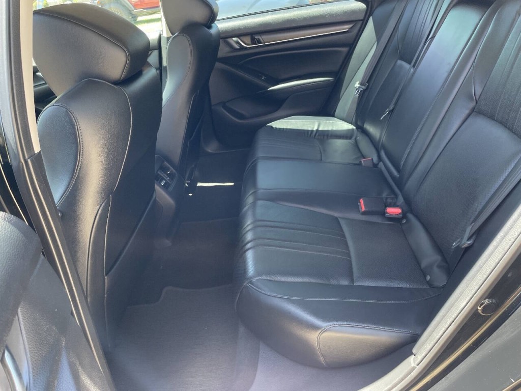 2018 Honda Accord Image 18