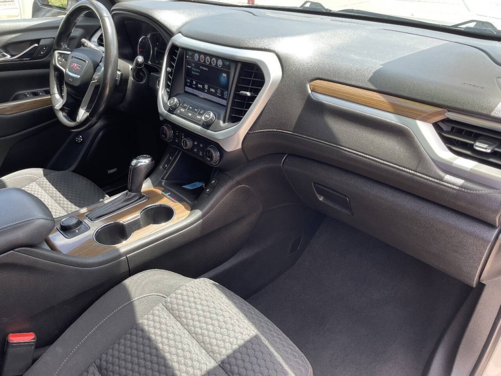 2019 GMC Acadia Image 16