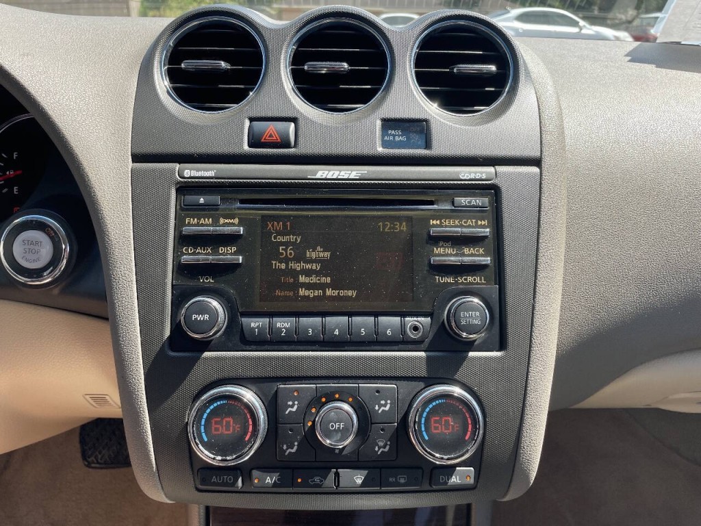 2012 Nissan Altima Image 10