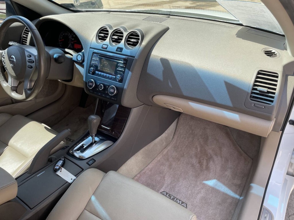 2012 Nissan Altima Image 15