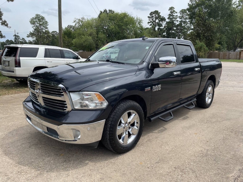 2017 RAM 1500 Image 3