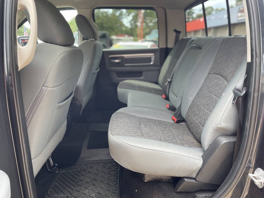 2017 RAM 1500 Image 17