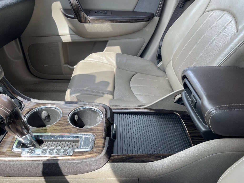 2015 GMC Acadia Image 13