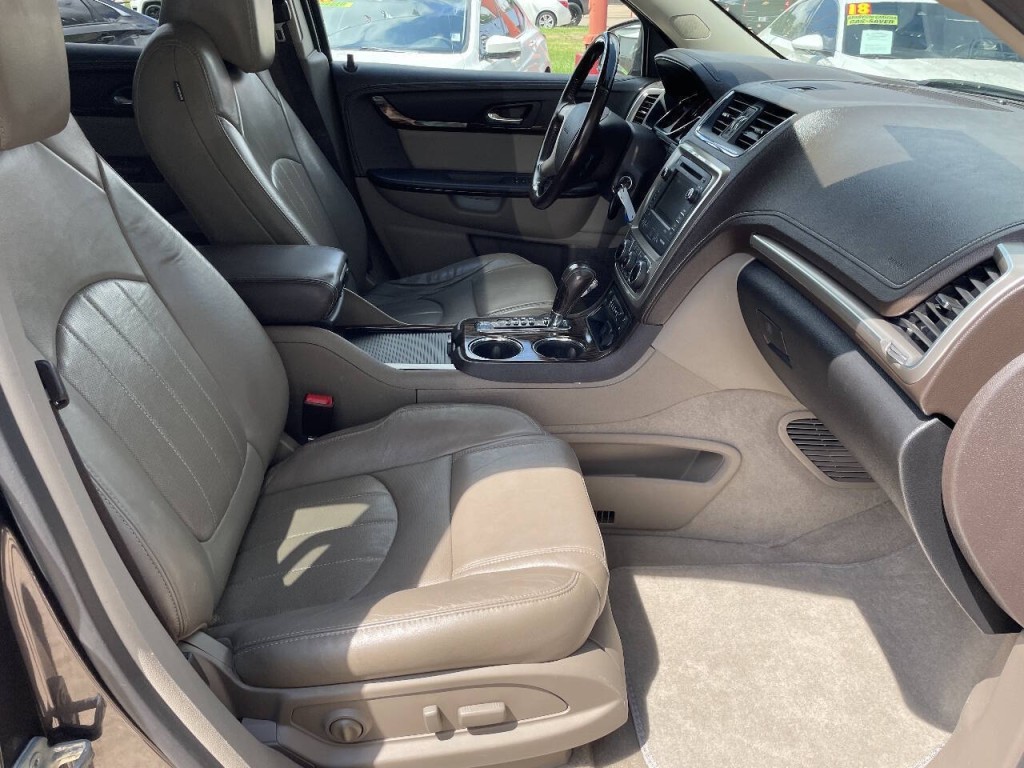 2015 GMC Acadia Image 16