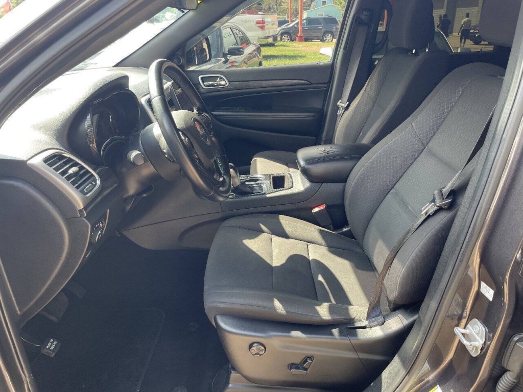 2020 Jeep Grand Cherokee Image 4