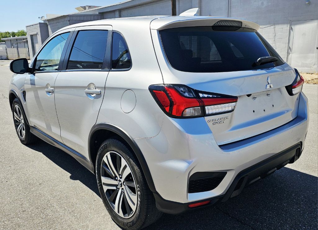 2021 Mitsubishi Outlander Image 7